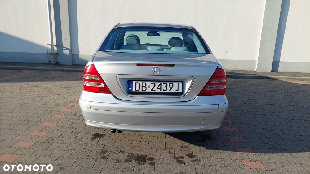 Mercedes-Benz Klasa C 180 Classic - 21