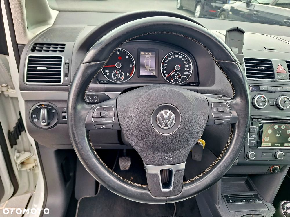 Volkswagen Touran - 20