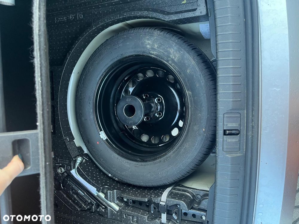 Volkswagen Passat 1.6 TDI BMT Trendline - 12