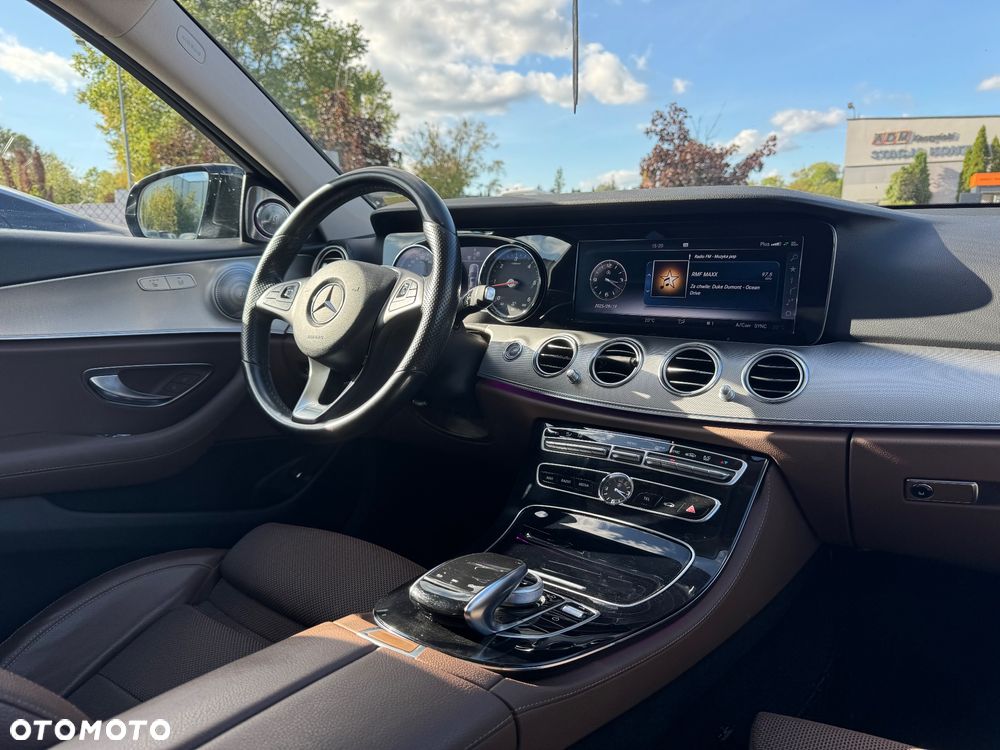 Mercedes-Benz Klasa E 220 d T 9G-TRONIC Avantgarde - 36
