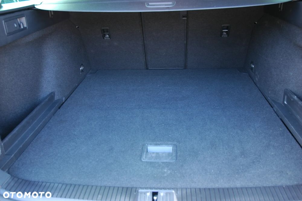 Volkswagen Passat - 17
