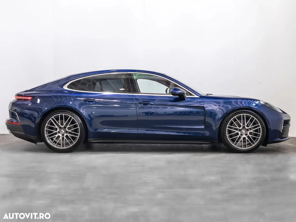 Porsche Panamera 4 - 8