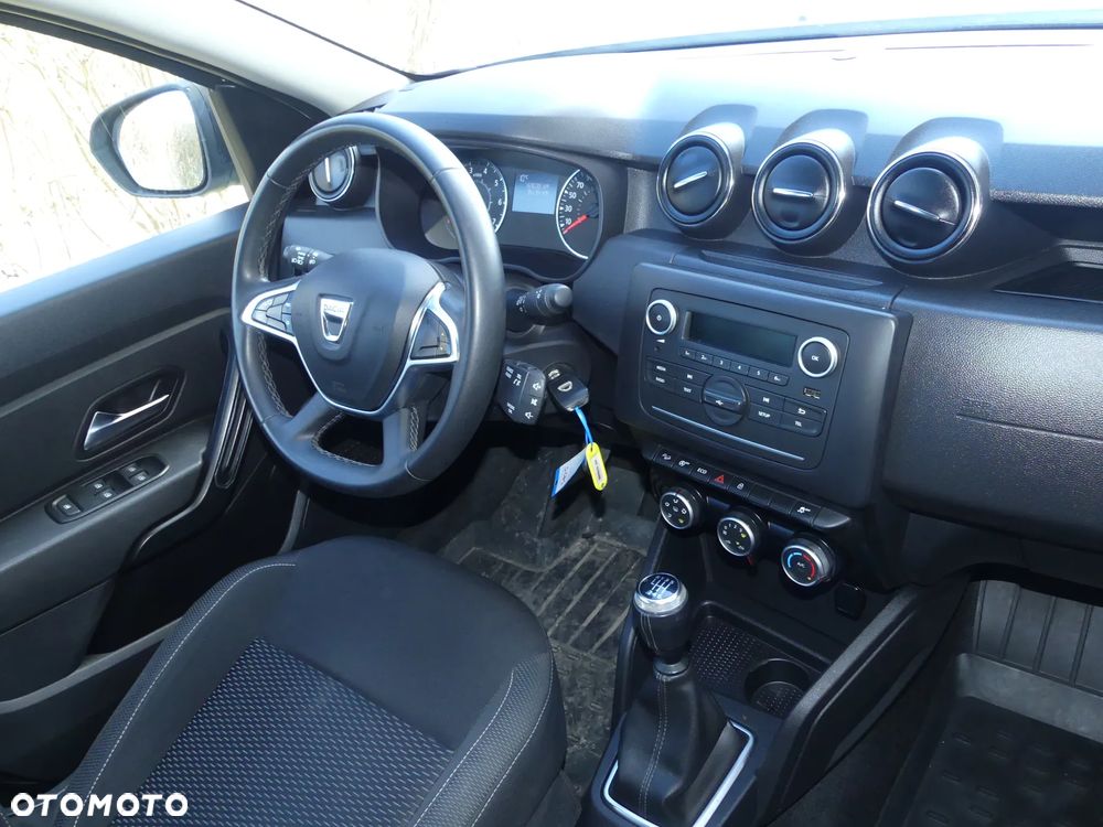 Dacia Duster 1.6 SCe Laureate S&S - 29