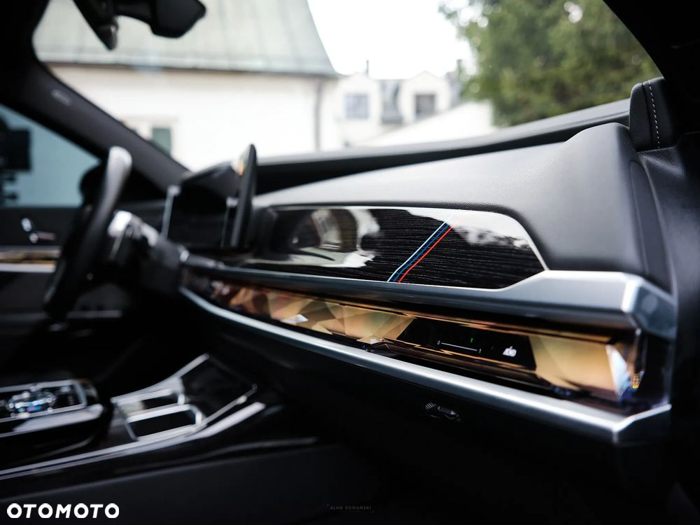 BMW Seria 7 - 8