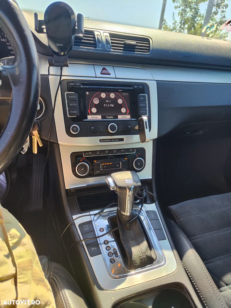 Volkswagen Passat 2.0 TDI Comfortline DPF DSG - 2