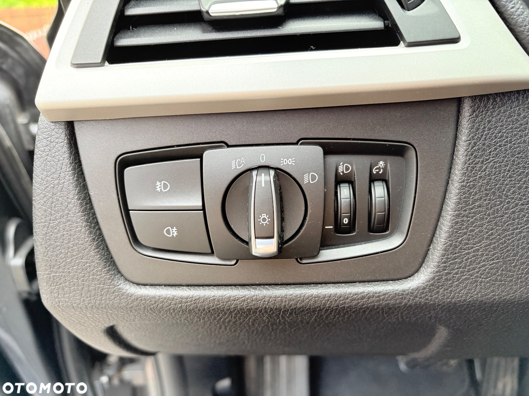 BMW Seria 3 318d Touring - 29