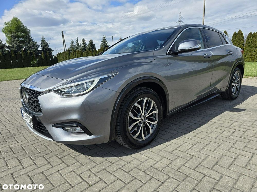 Infiniti Q30 - 6