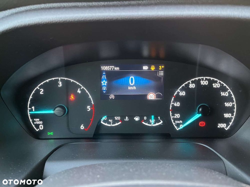 Ford Tourneo Custom - 10