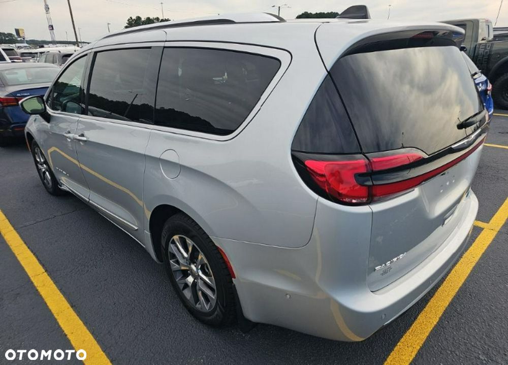 Chrysler Pacifica - 6