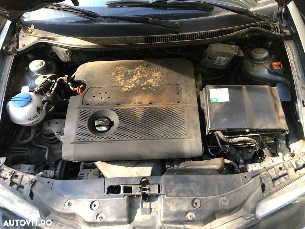 Dezmembrez Seat Cordoba 1,4 benzina 2005 gri inchis - 8