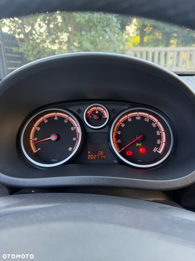 Opel Corsa 1.4 16V Active - 11