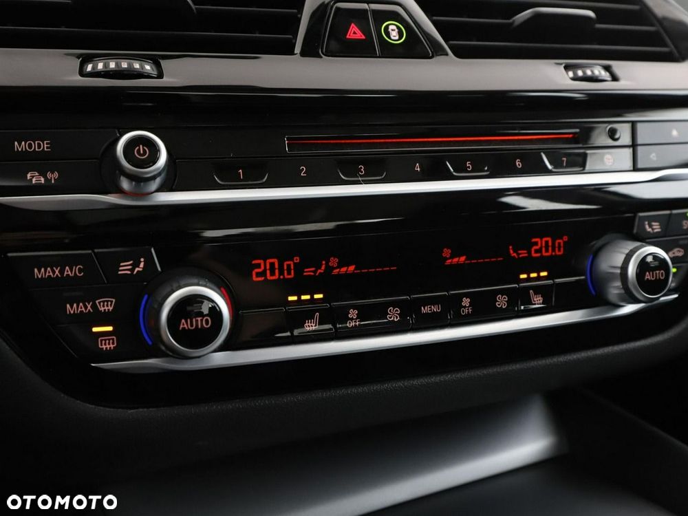 BMW Seria 5 530e iPerformance - 29