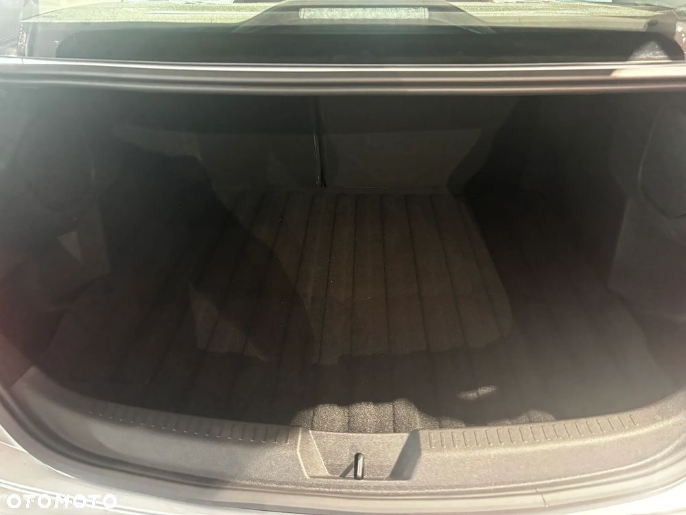 Renault Megane 1.3 TCe FAP Equilibre EDC - 14