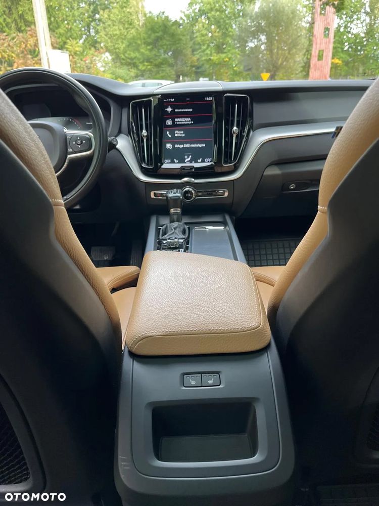 Volvo XC 60 T5 AWD Momentum - 11