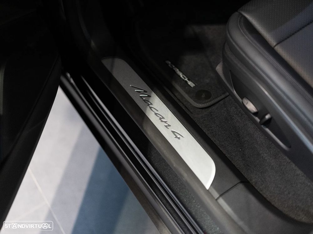 Porsche Macan Electric 4 - 38