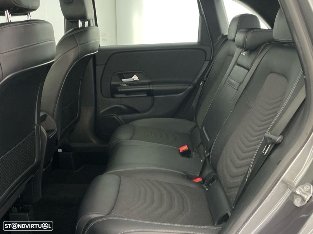 Mercedes-Benz B 180 d - 12