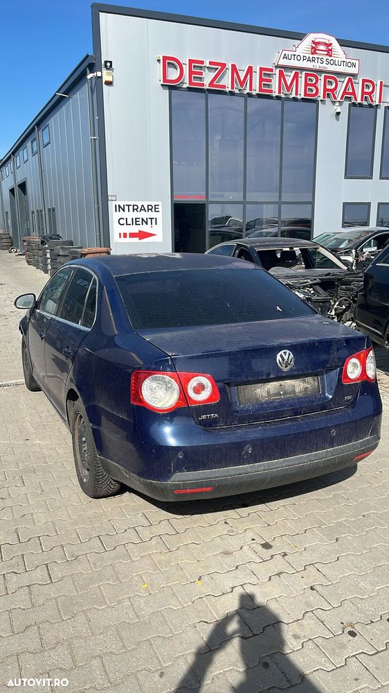 Dezmembram Volkswagen Jetta 1.9TDI BLS din 2008 - 2