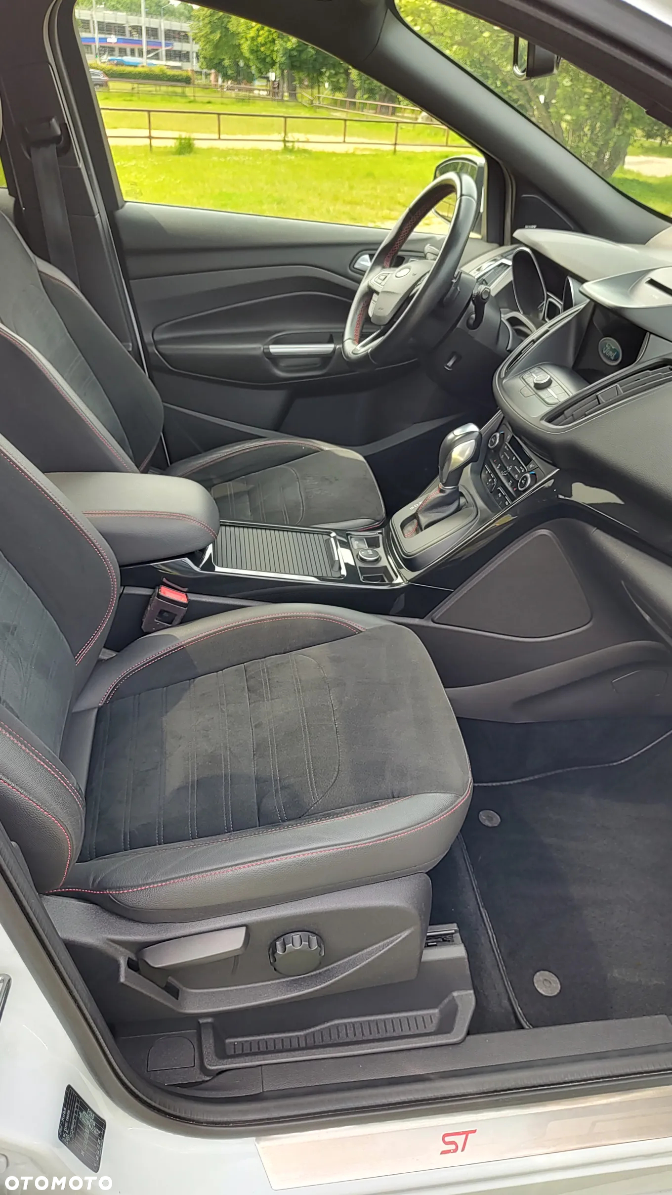 Ford Kuga 2.0 TDCi AWD ST-Line - 13