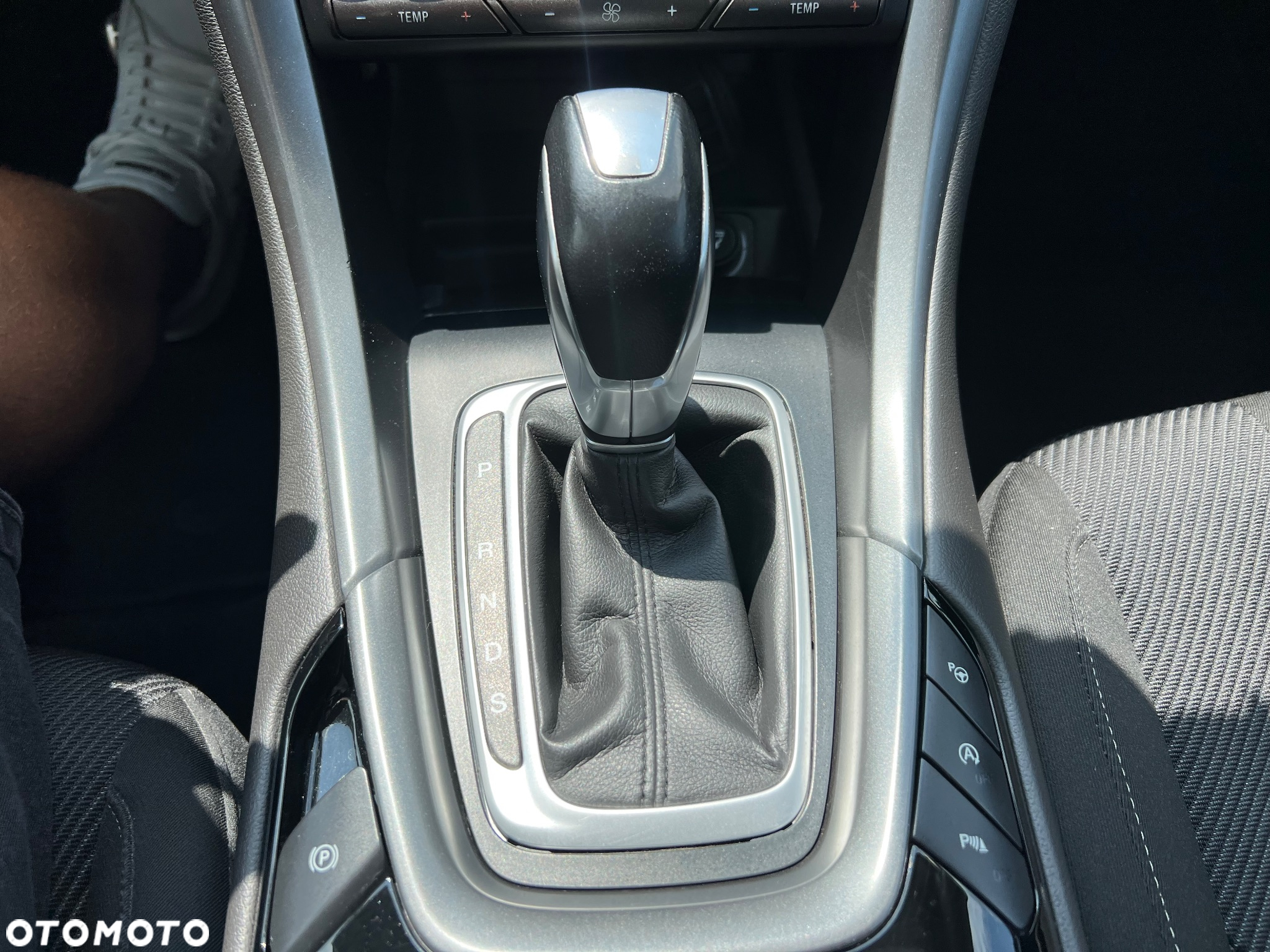 Ford Mondeo Turnier 2.0 TDCi Start-Stopp PowerShift-Aut Titanium - 23