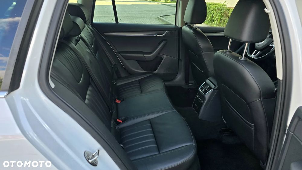 Skoda Octavia 2.0 TDI 4x4 Style DSG - 24