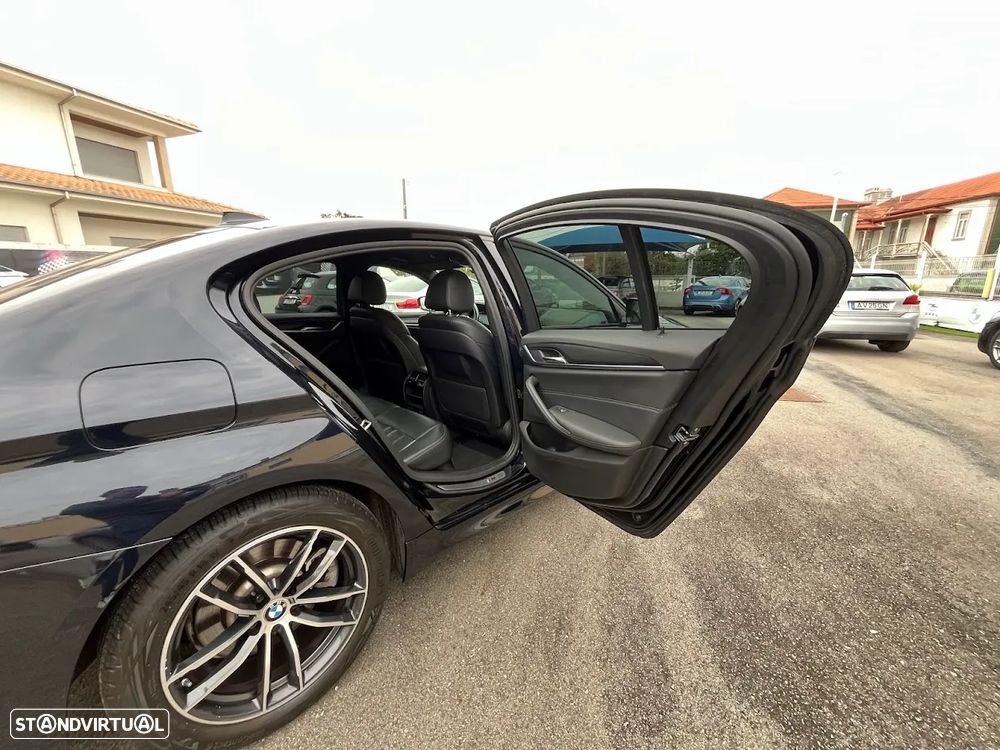 BMW 520 d Pack Desportivo M Auto - 39
