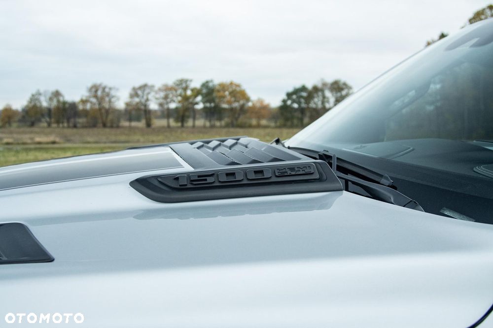 RAM 1500 5.7 Crew Cab Shortbed Laramie Black - 18