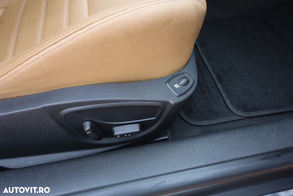 Renault Laguna Coupe dCi 180 FAP - 16