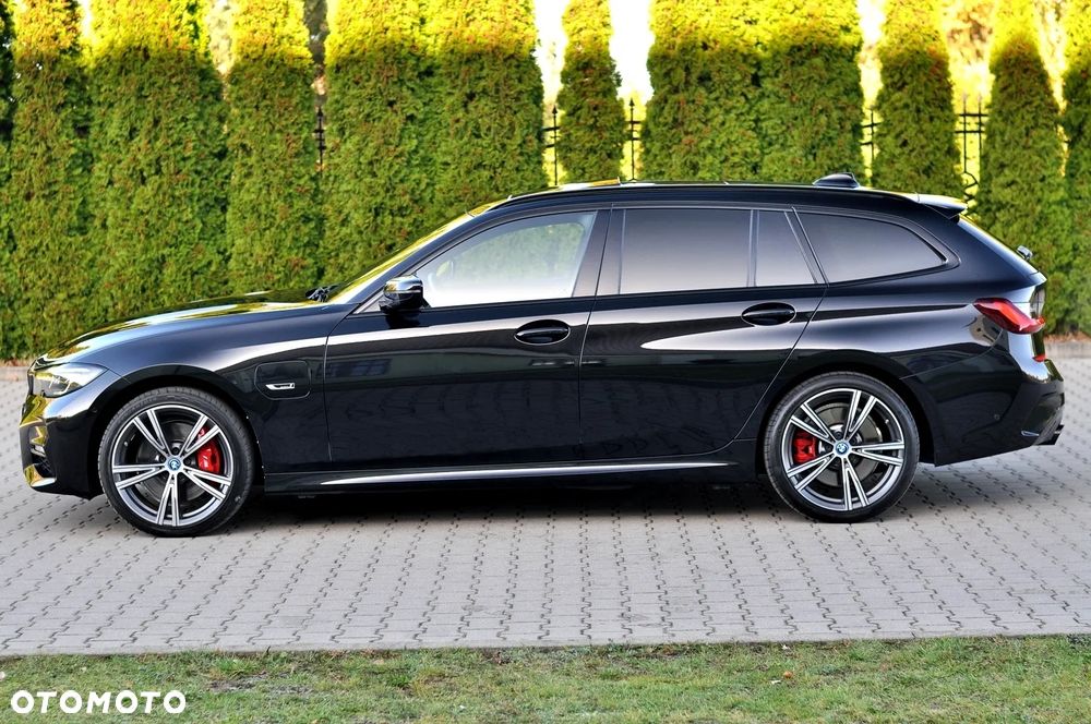 BMW Seria 3 330e xDrive M Sport - 9