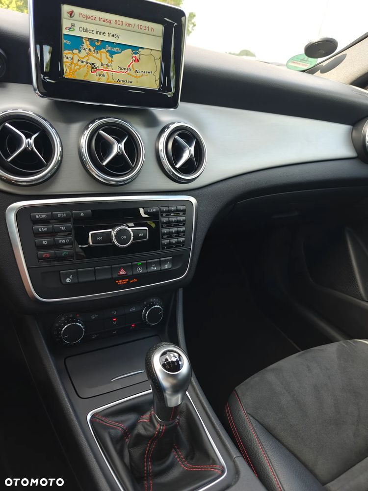 Mercedes-Benz GLA 200 AMG Line - 11