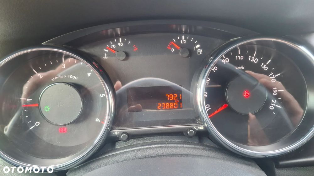 Peugeot 3008 1.6 HDi Premium - 20