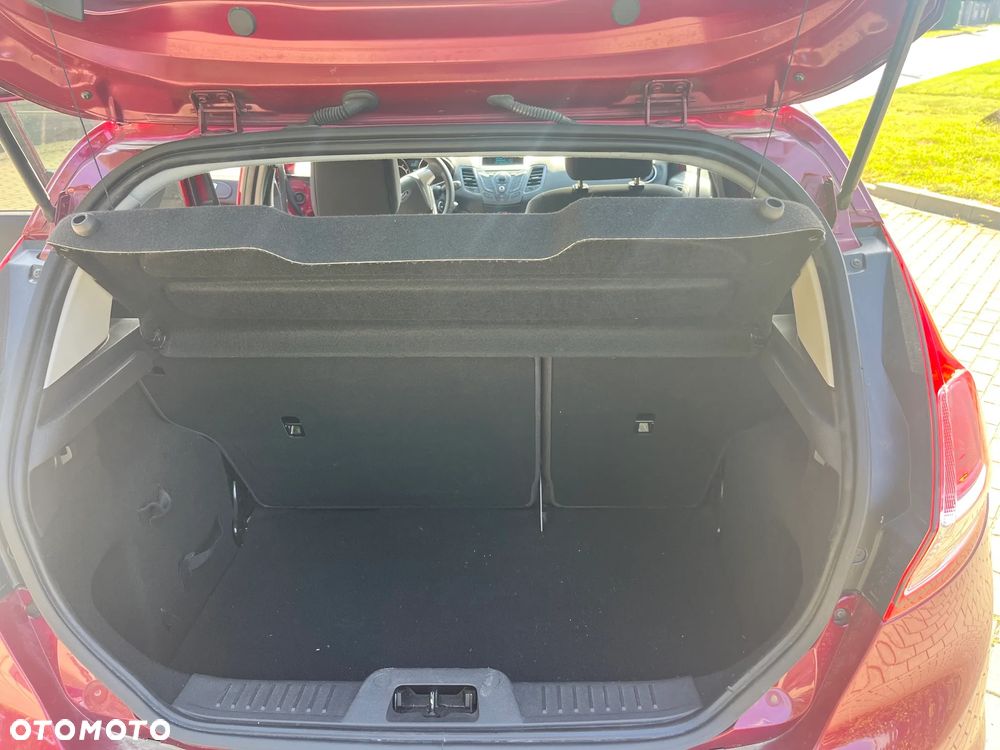 Ford Fiesta 1.0 Champions Edition - 12