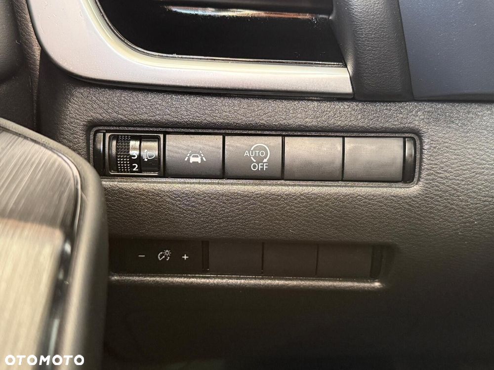 Nissan Qashqai 1.3 DIG-T MHEV N-Connecta Xtronic - 28