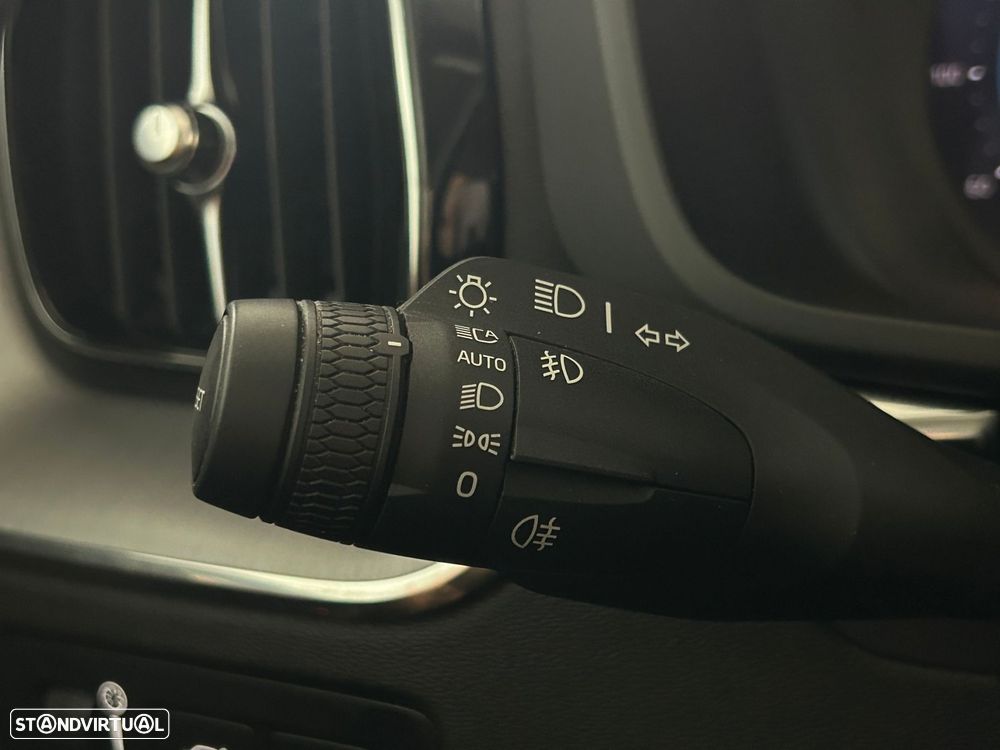 Volvo XC 60 2.0 T6 PHEV Inscription AWD - 19