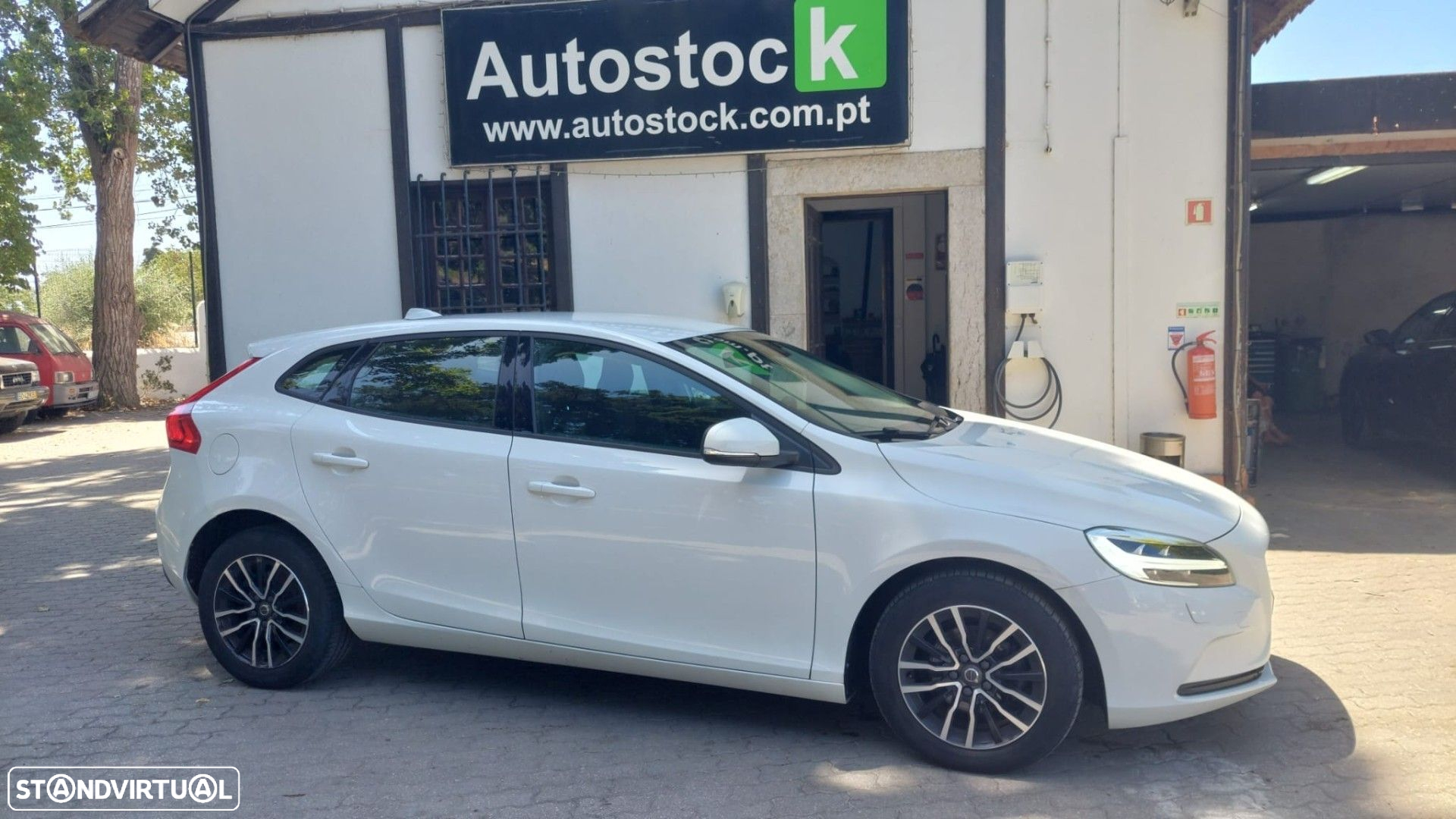 Volvo V40 2.0 D2 Summum - 2