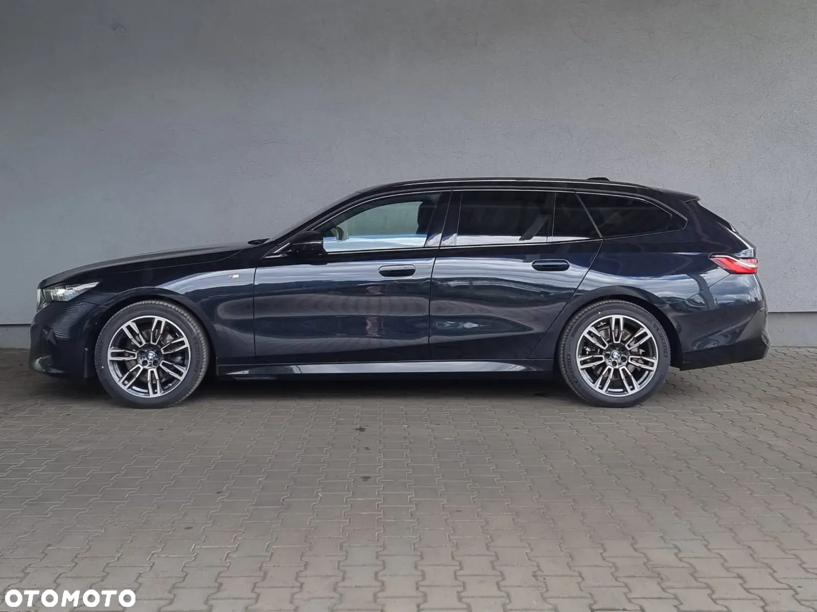 BMW Seria 5 520d Touring - 10