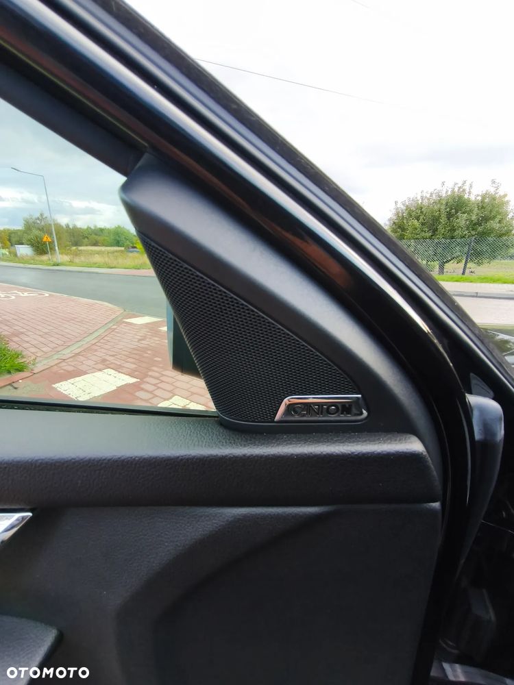 Skoda Octavia 2.0 TDI DSG RS - 23