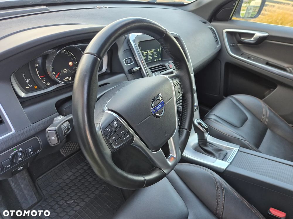 Volvo XC 60 D4 Geartronic Summum - 14
