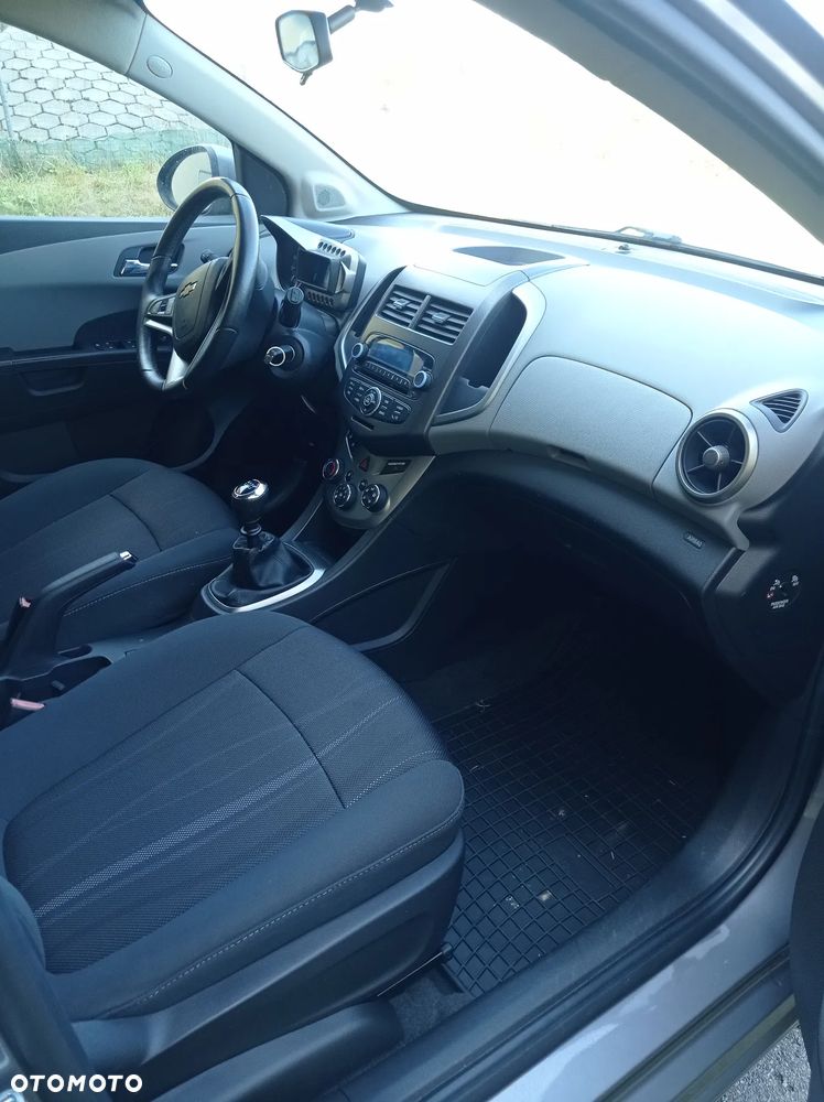Chevrolet Aveo 1.4 16V LT - 10