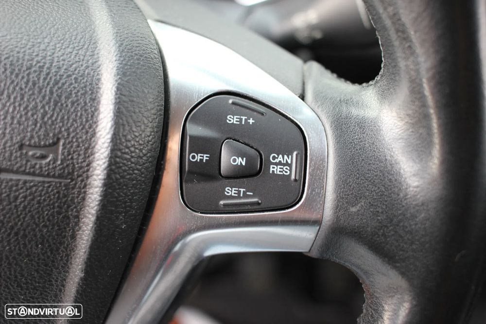 Ford EcoSport 1.0 EcoBoost Titanium - 19