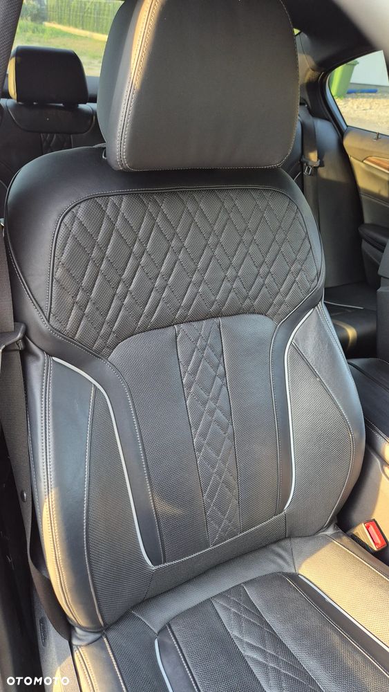 BMW Seria 5 520d xDrive - 28