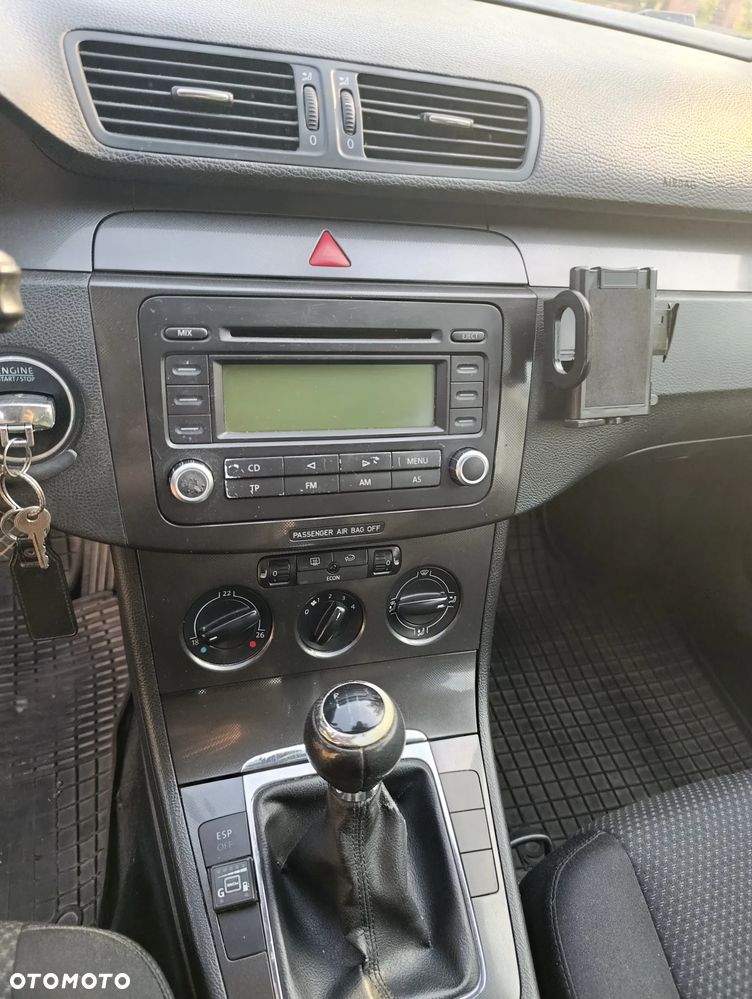 Volkswagen Passat - 10