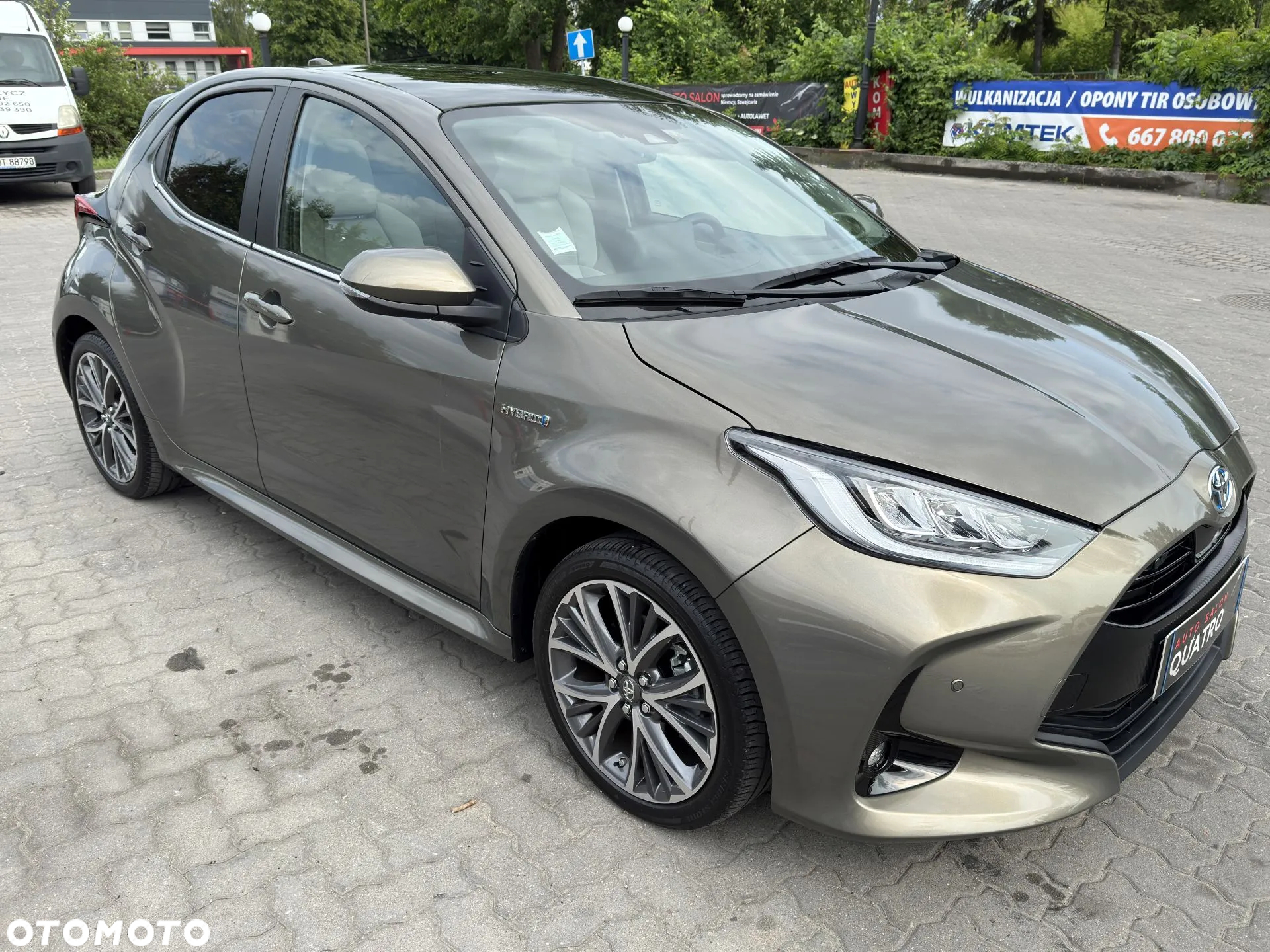 Toyota Yaris Hybrid 1.5 VVT-i Premiere Edition - 2