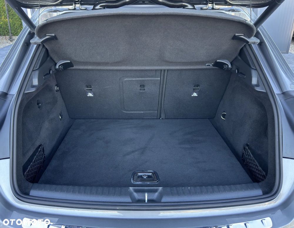 Mercedes-Benz GLA 200 7G-DCT - 13