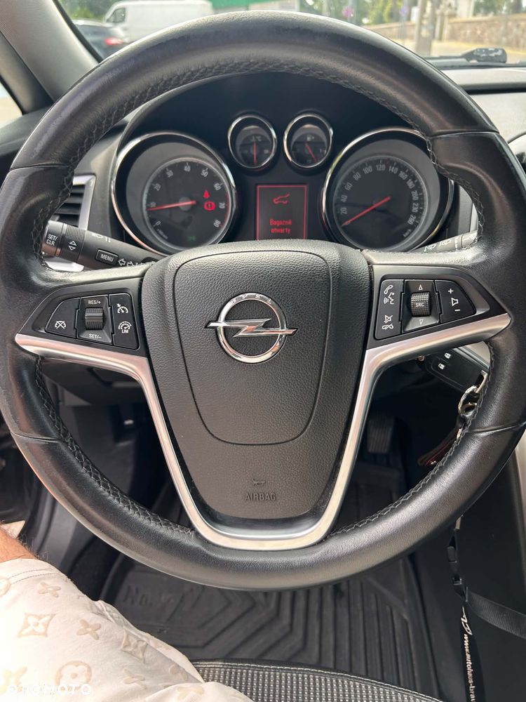Opel Astra 1.4 Turbo - 10