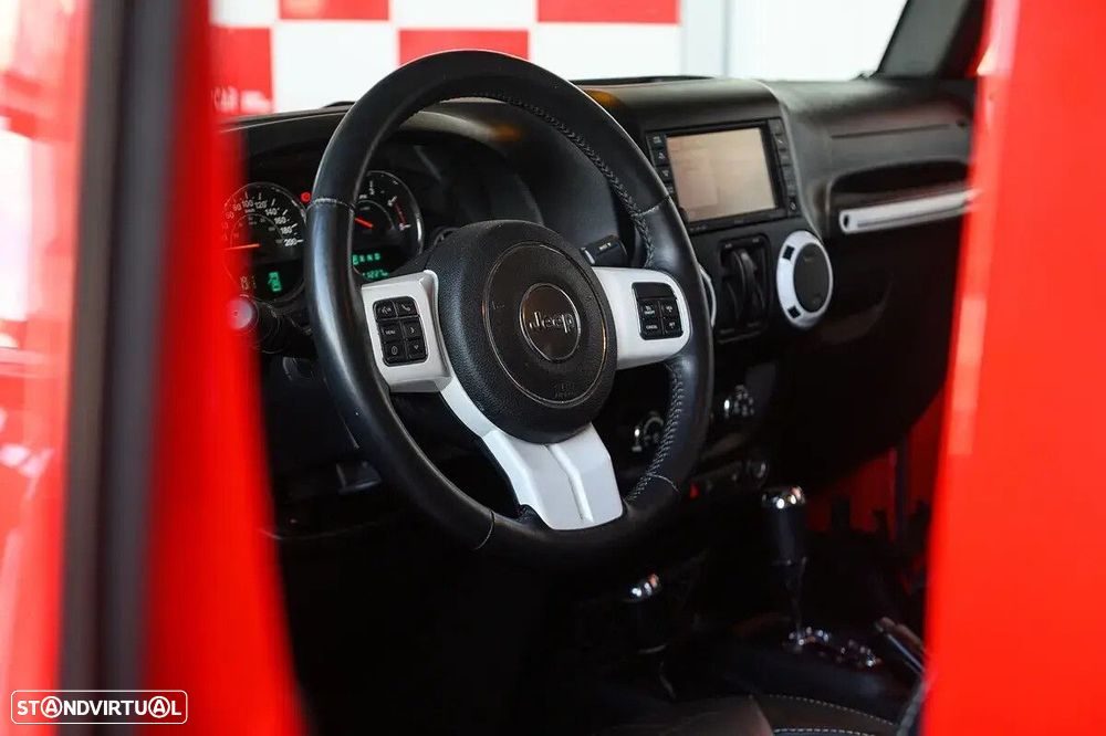 Jeep Wrangler 2.8 CRD Auto Sport - 27