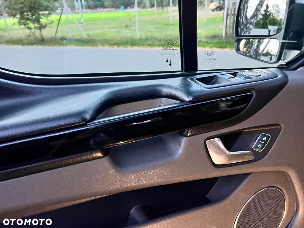 Ford Tourneo Custom 320 L2H1 VA Autm Titanium X - 14