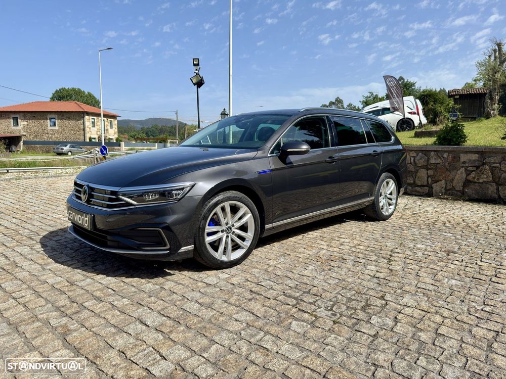 VW Passat Variant - 3