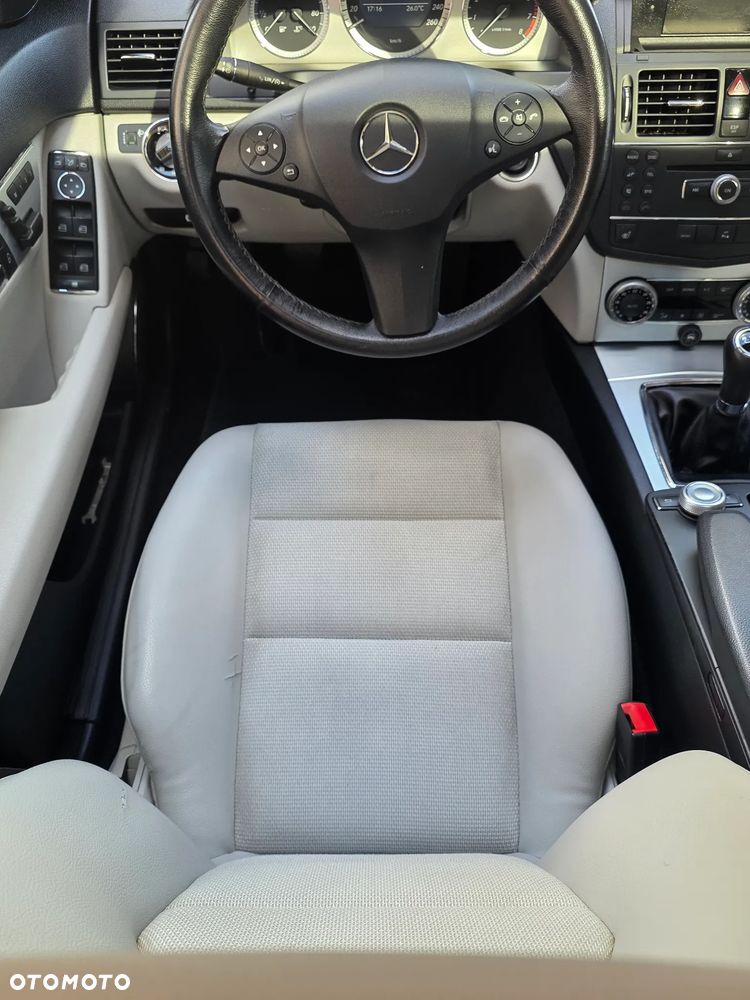 Mercedes-Benz Klasa C 280 Avantgarde Sport Edition + - 18