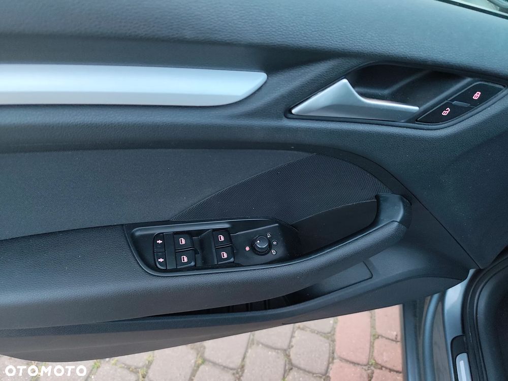 Audi A3 Sportback 2.0 TDI Ambiente - 13
