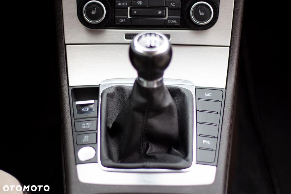 Volkswagen Passat 1.8 TSI Highline - 14